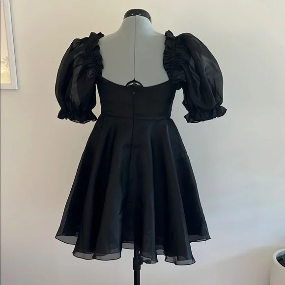 Selkie Black Puff Sleeve Dress - Picture 2 of 4
